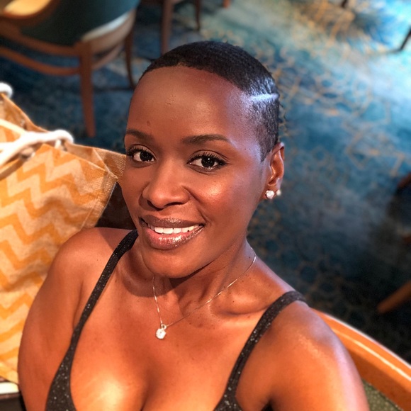 Meet your Posher, Lisa - Picture 1 of 1